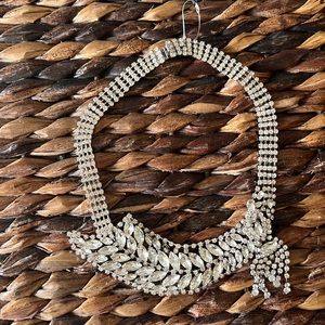 NWT Banana Republic Vintage-inspired Rhinestone necklace